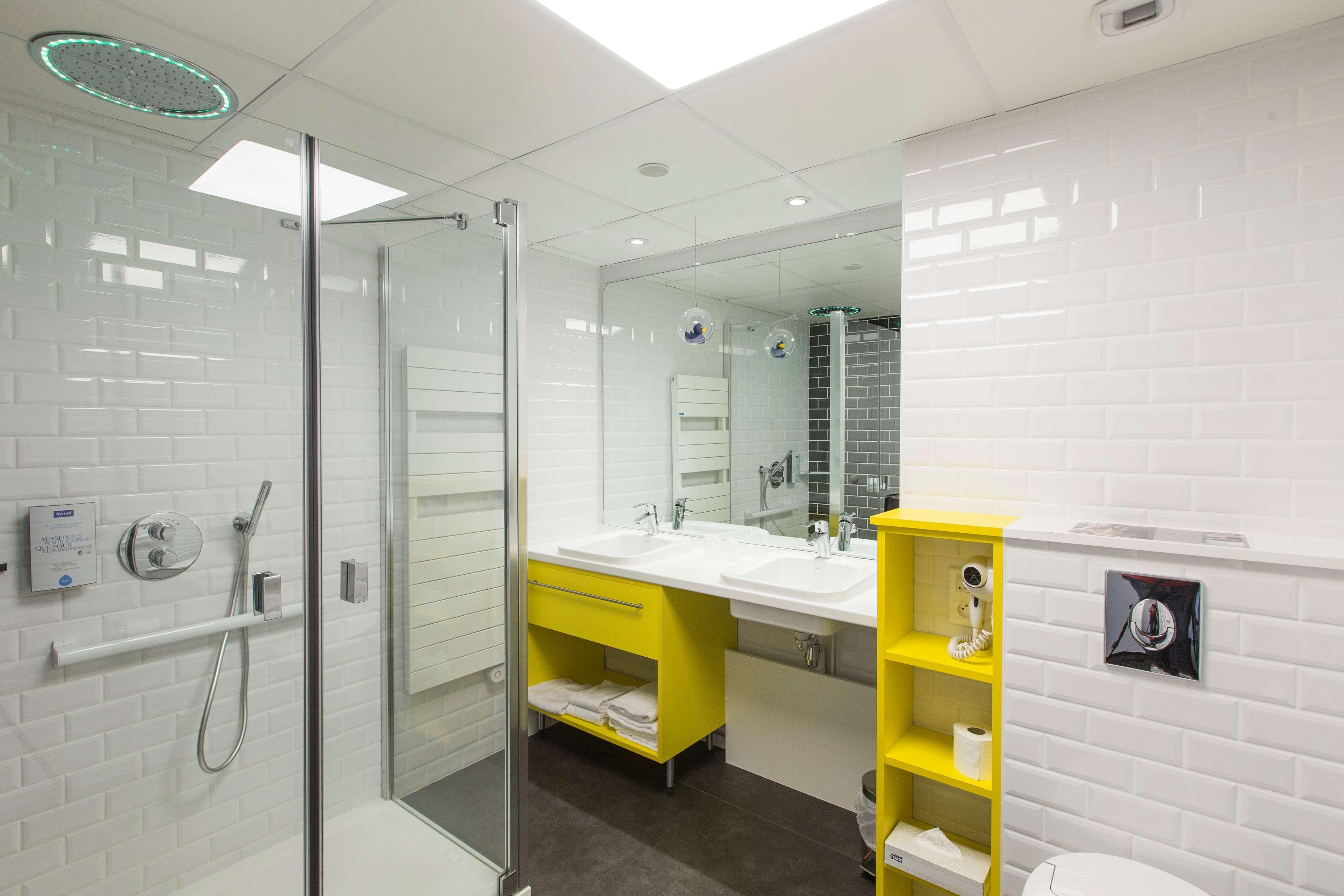 Kyriad Montchanin Le Creusot Экстерьер фото
