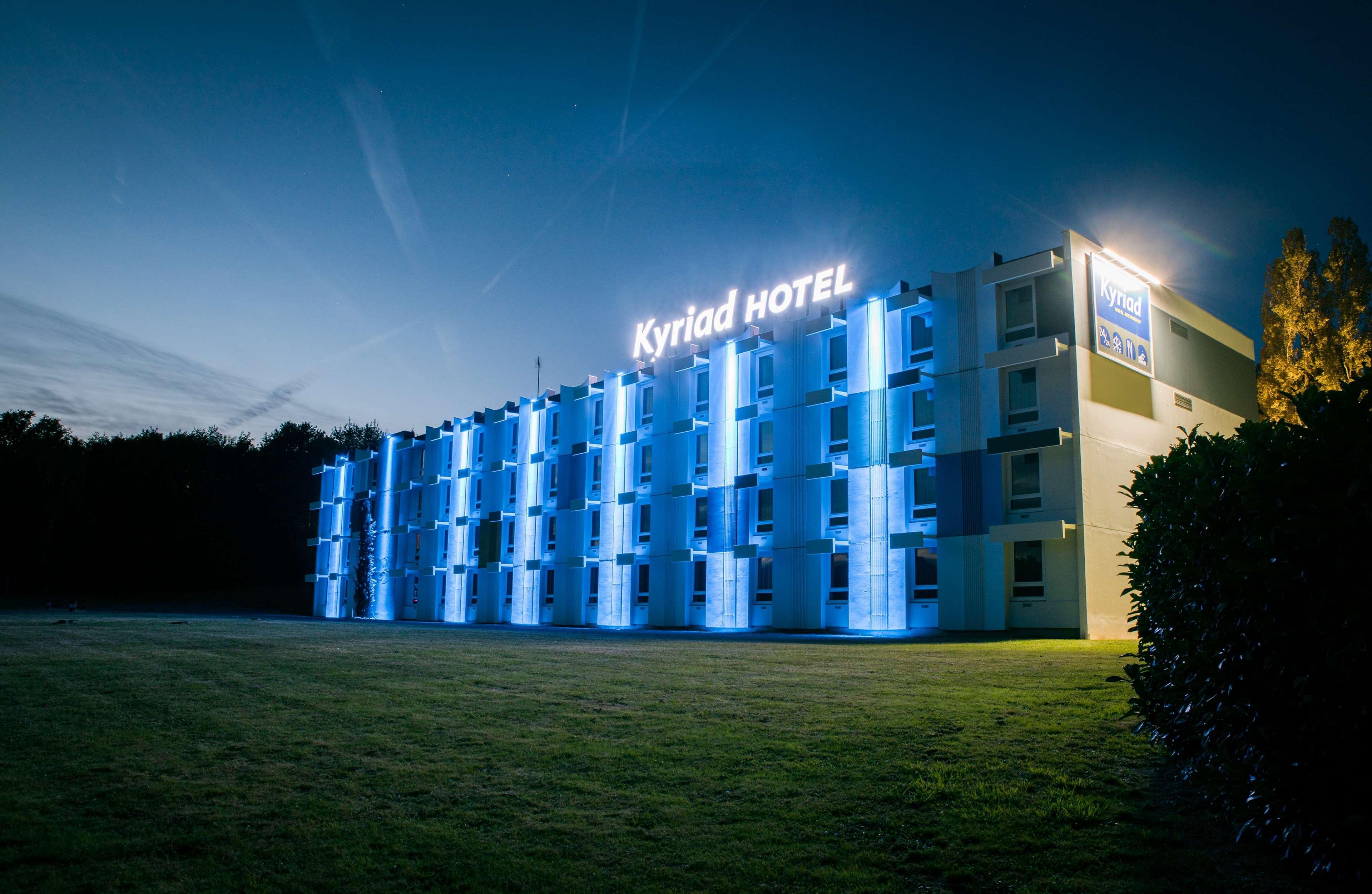 Kyriad Montchanin Le Creusot Экстерьер фото