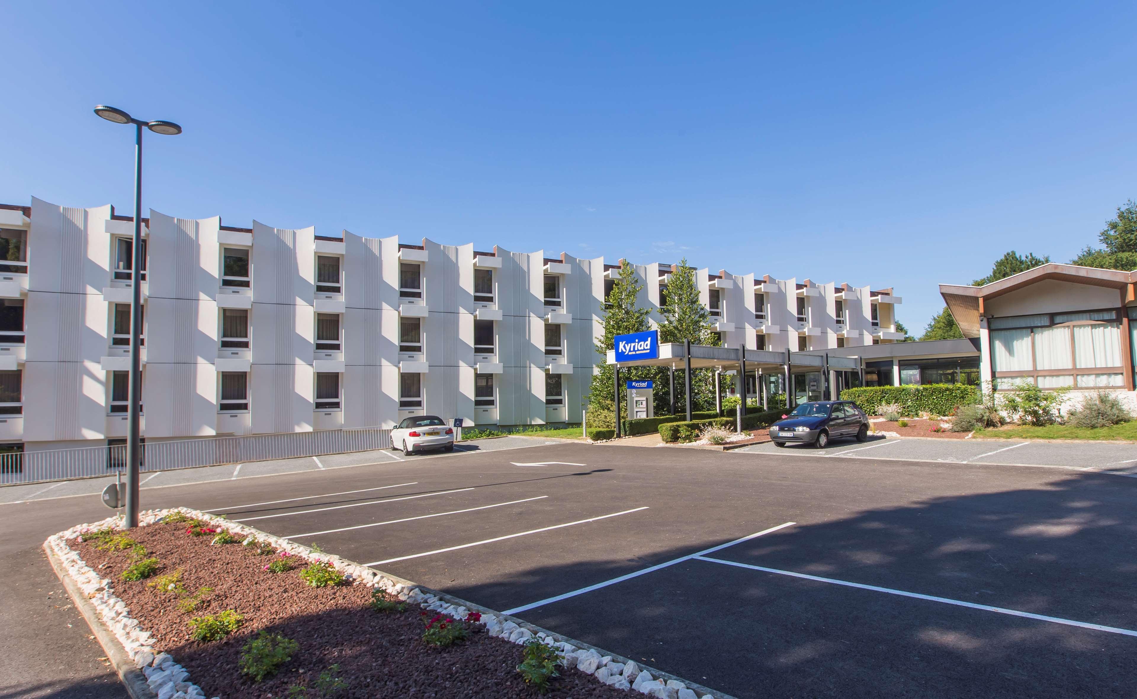 Kyriad Montchanin Le Creusot Экстерьер фото