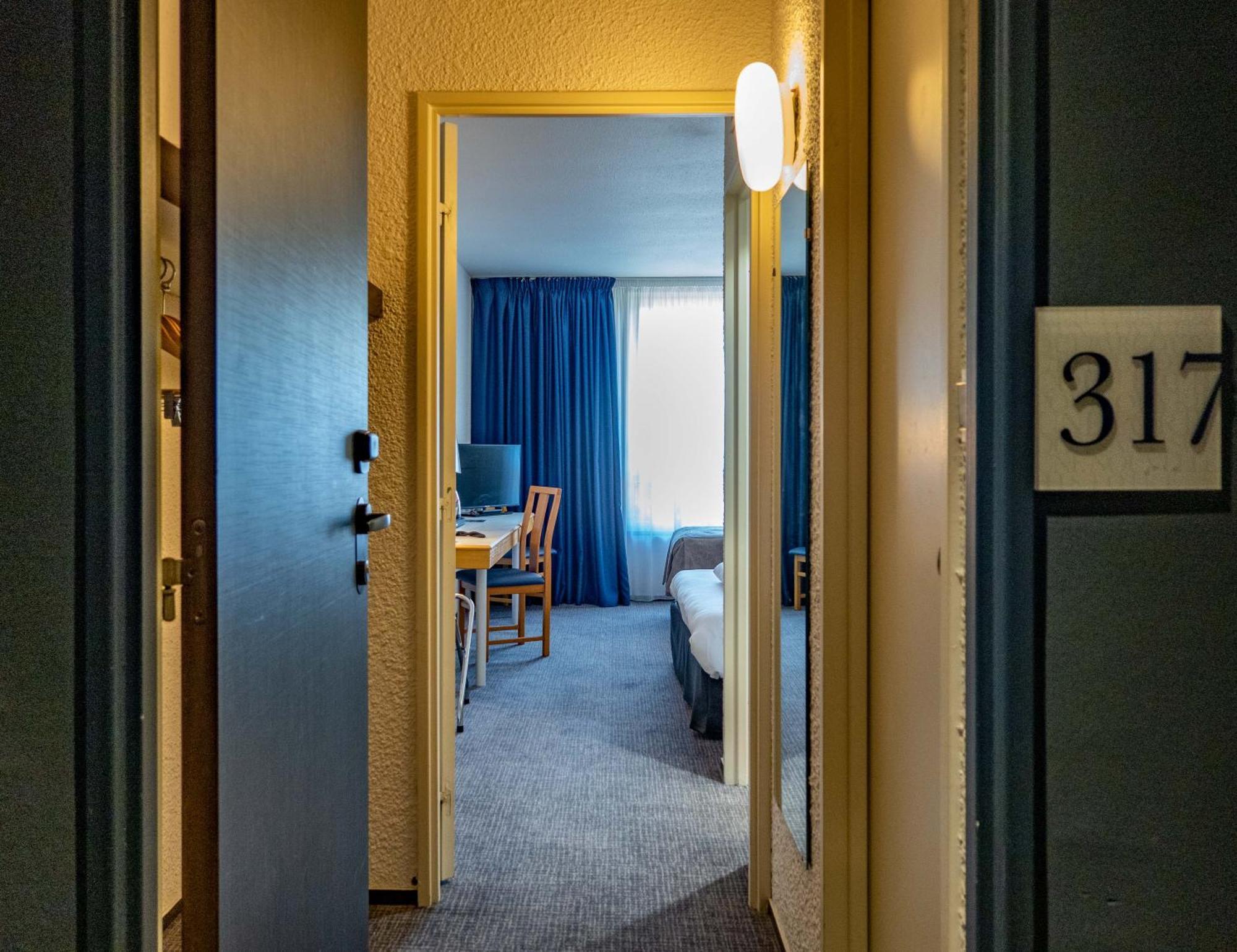 Kyriad Montchanin Le Creusot Экстерьер фото